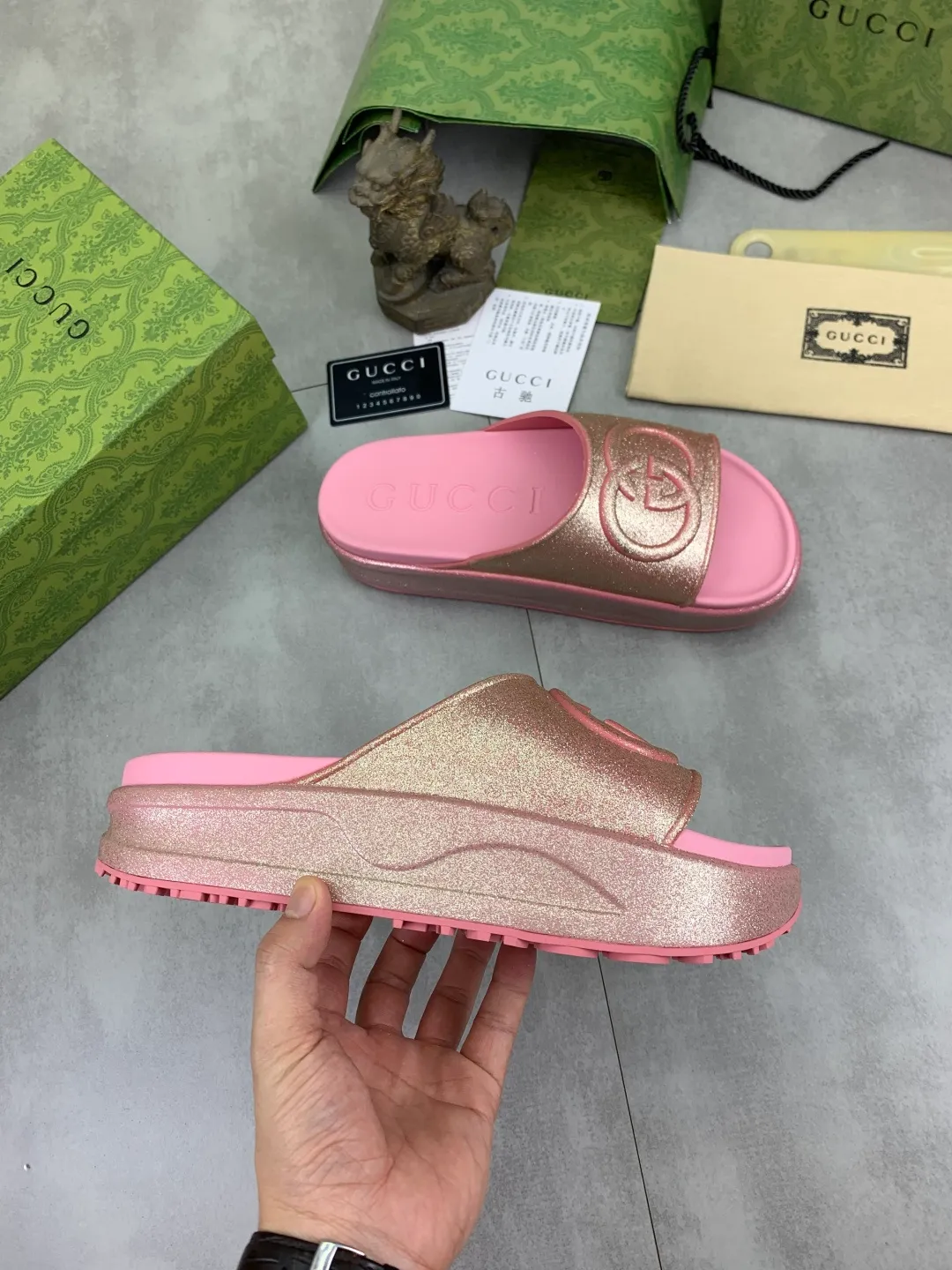 Men's Men's Shoes 💰P340💰【New】High version 🎁🎁🎁 GUCCI New Year of the Snake casual slippers, original official website, perfect workmanship, transmitting a kind of noble luxury, sublimating its definition of luxury in Gucci's high-end extraordinary craftsmanship. Original Gucci double G combination outsole, code number: 35-46, complete package
